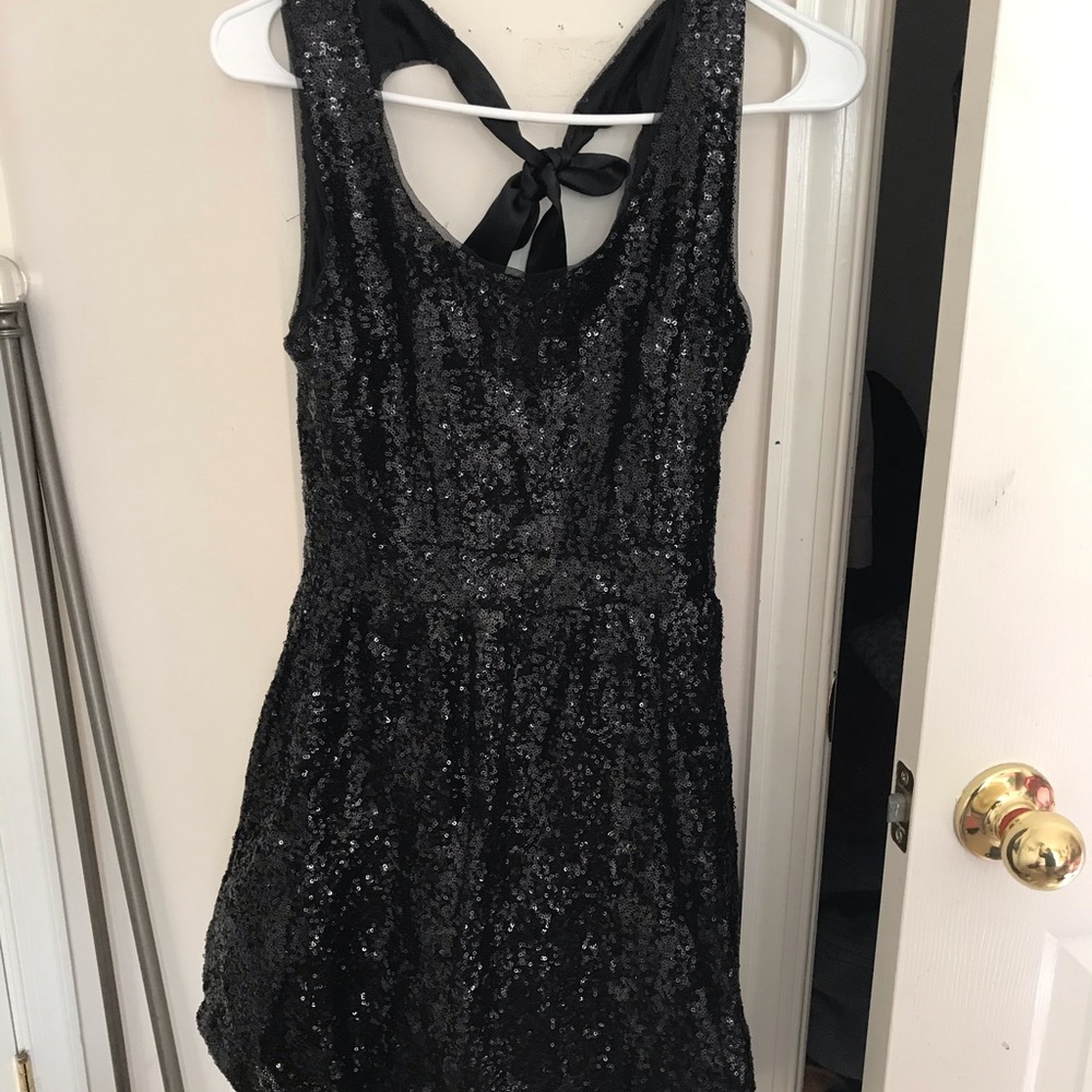 MACY BLACK GLITTER DRESS 5/6